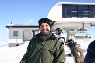 Tom Dedek von Tom on Tour, die Organisatoren des schwulen Ski-Reise-Projekts Kitzglam 