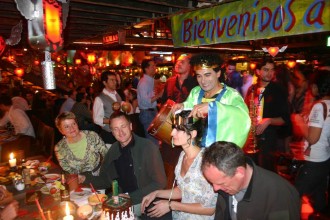 Deutsche Journalistin wird im Club Inferno zum Kuriosen Gast gewählt