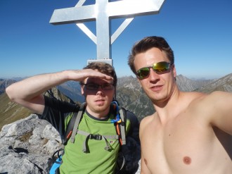 Ronny Seraphin und Fabian Stahl auf dem Gipfel vom Falscher Kogel, 2388 Meter über dem Meeresspiegel