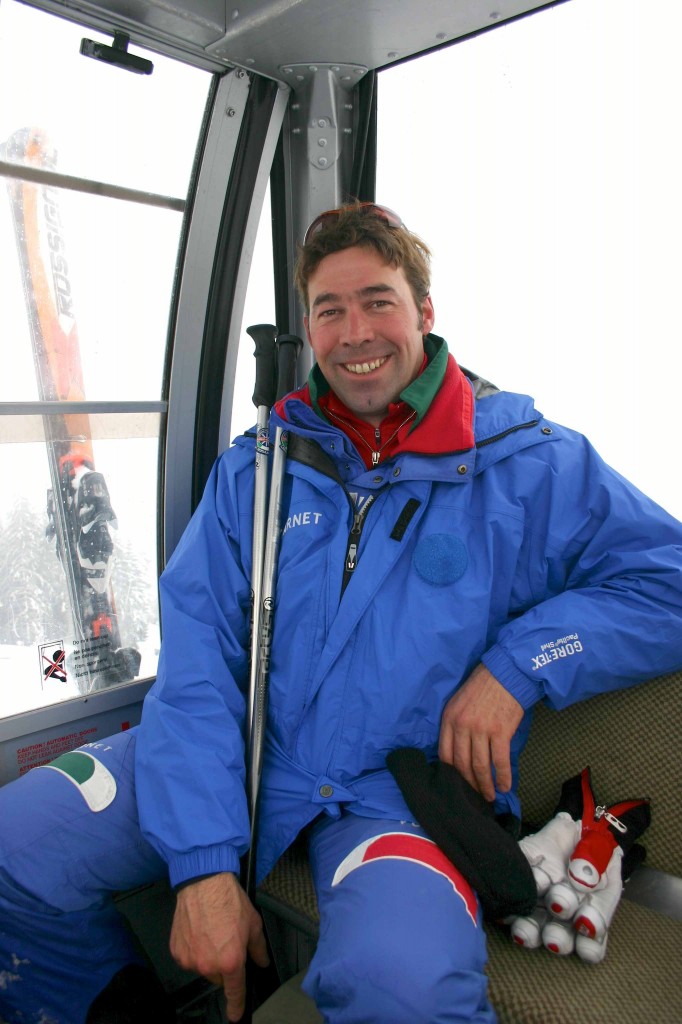 Skilehrer Johann fährt ab St.Vigil die Gondel zum Kronplatz hoch
