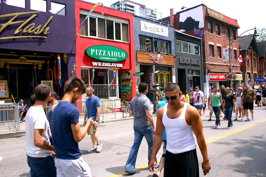 Mittags am Pride-Wochenende im Gay Village
