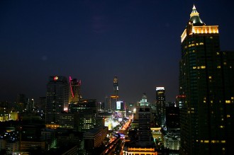 Nacht über Bangkok, Blick aus dem St. Regis Hotel