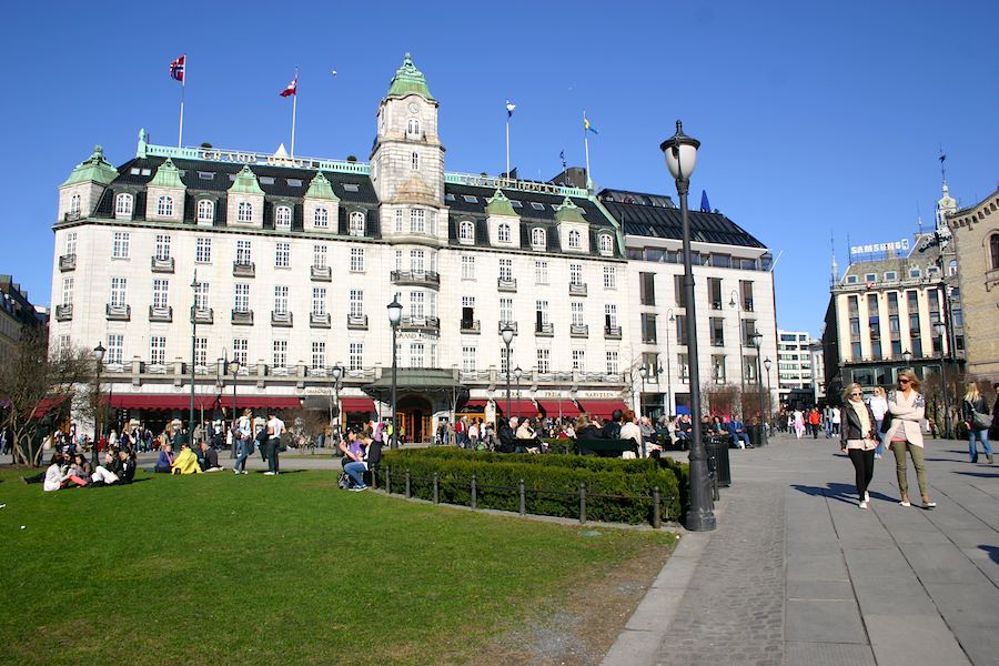 Grand Hotel gegenüber vom Parlament