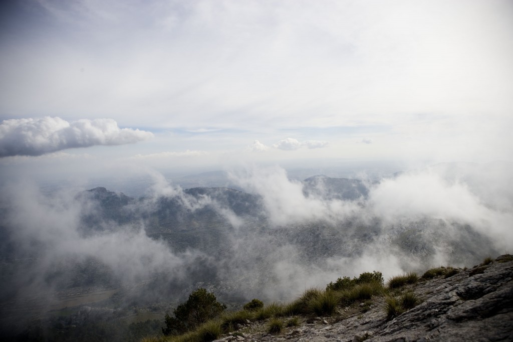 Ausblick durch den Nebel Richtung Palma, Nebel Richtung Palma, Foto: Dennis Yenmez
